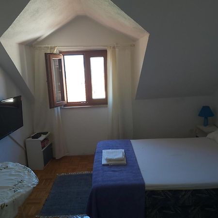 Vila Dora Supetar Lägenhet Rum bild