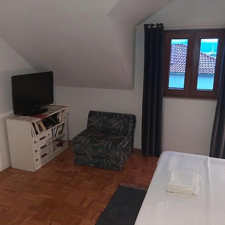 Vila Dora Supetar Lägenhet Rum bild