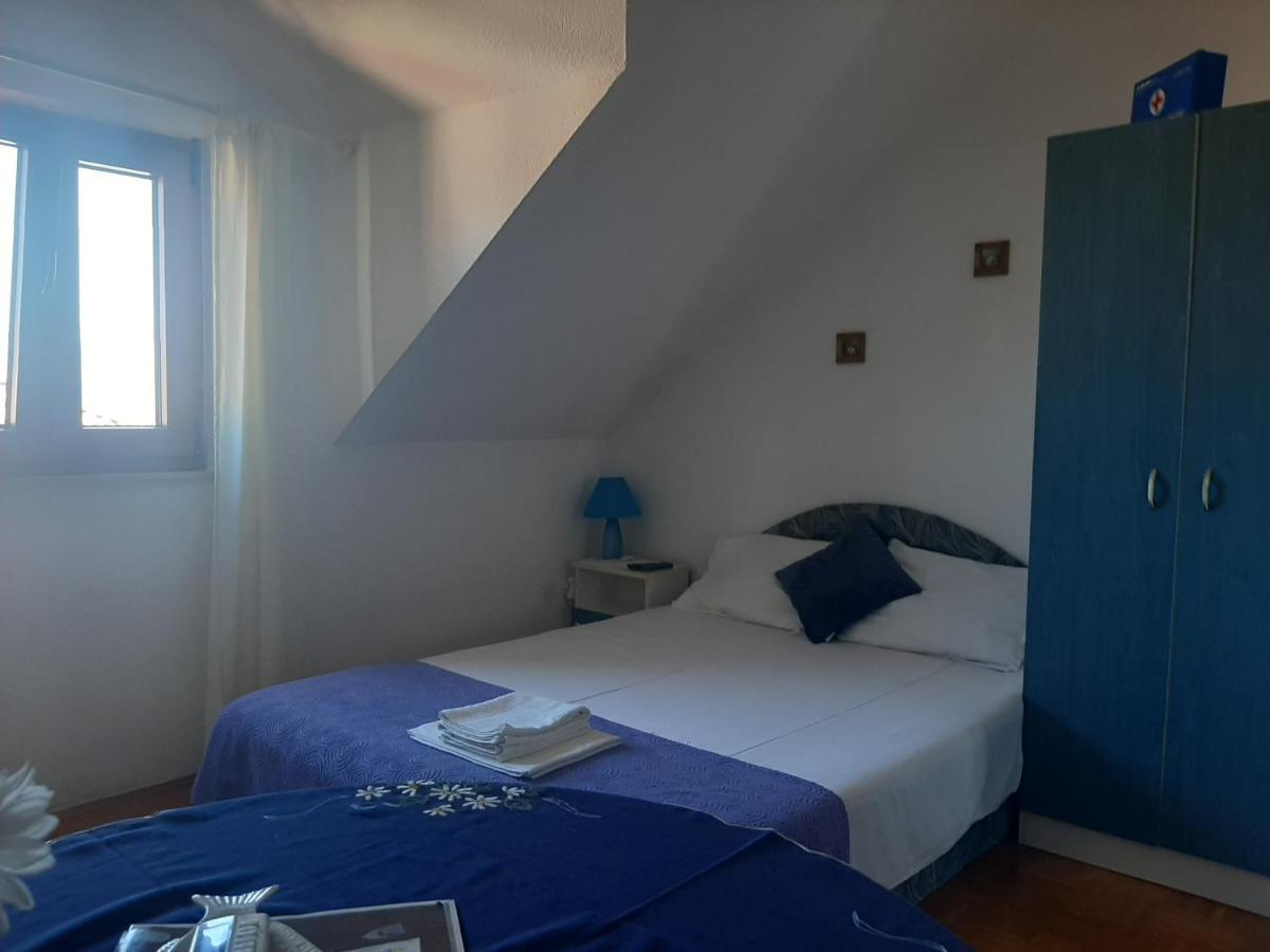 Vila Dora Supetar Lägenhet Exteriör bild