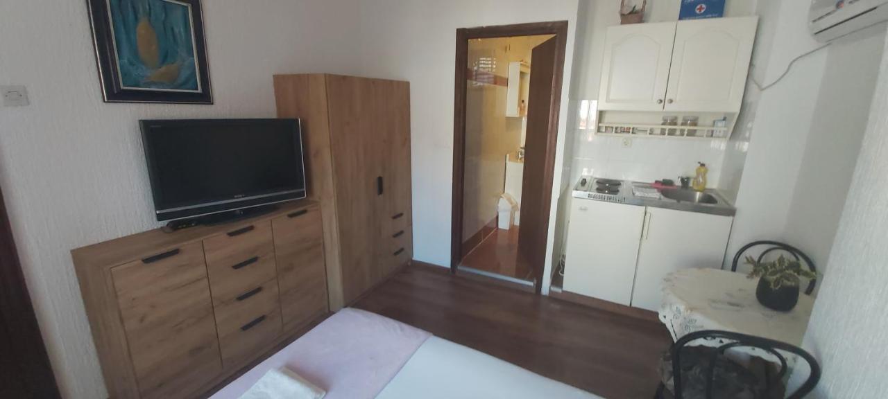 Vila Dora Supetar Lägenhet Exteriör bild