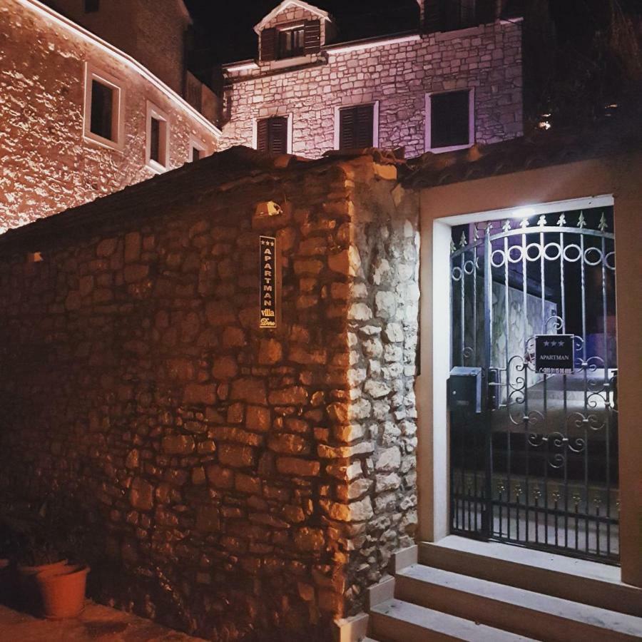 Vila Dora Supetar Lägenhet Exteriör bild