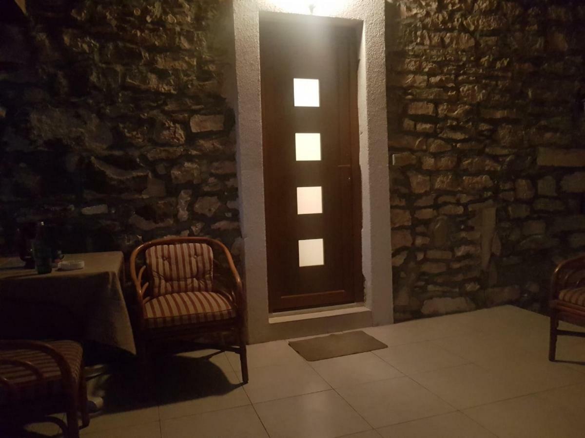 Vila Dora Supetar Lägenhet Exteriör bild